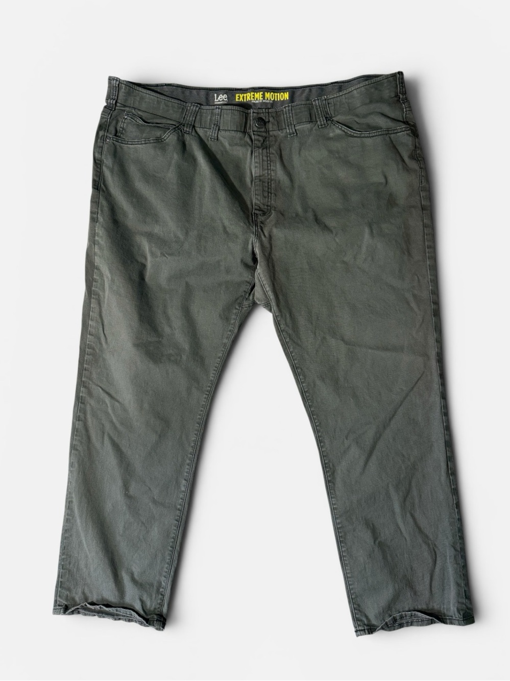 Lee mens 52x32 gray Athletic fit tapered leg extreme motion stretch jeans EUC